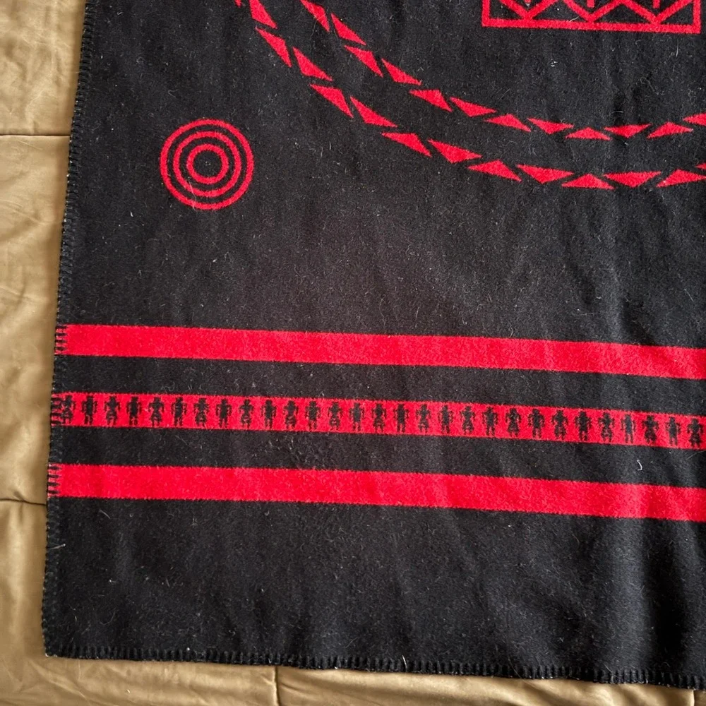 Pendleton Ikanum Blanket Confederated Tribes Grand Ronde Wool Red Black USA Made